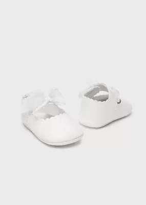 9742 - Bow mary jane for newborn girl - White